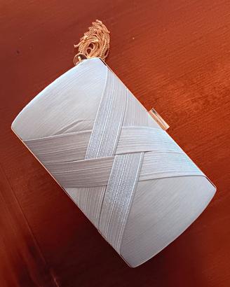 Pochette color argento e oro