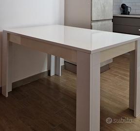tavolo bianco 