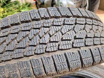 4 GOMME INVERNALI 215 65 16 C 109 107T