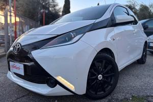 Toyota Aygo 1.0 VVT-i 69 CV 5 porte x-play *NEOPAT