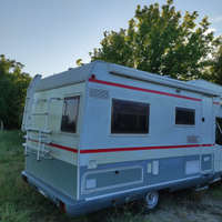 Camper mansardato