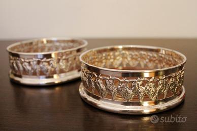 Due sottobotiglie in argento Grappoli d'uva 