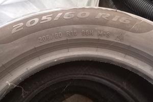 4 gomme Pirelli termiche 205/60/16 96h