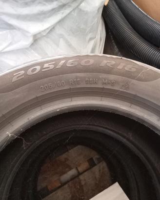 4 gomme Pirelli termiche 205/60/16 96h