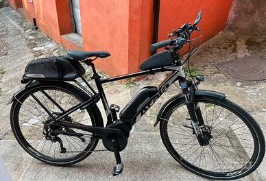 Bicicletta con pedalata assistita atala