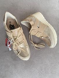 Sneakers oro chiaro con zeppa media Xti n 39