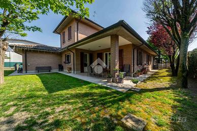 VILLA SINGOLA A CARPI