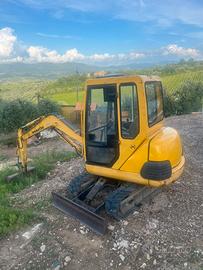 miniescavatore Komatsu 27 q.li