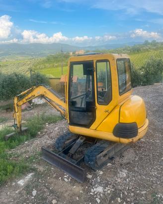 miniescavatore Komatsu 27 q.li