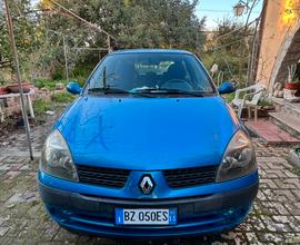 Clio 2002