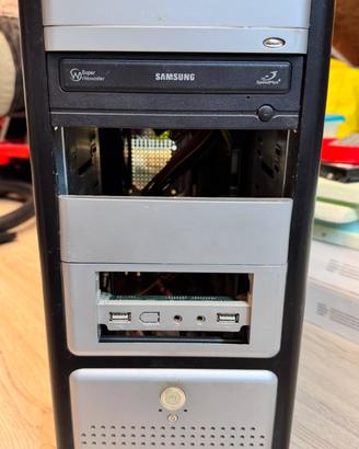 Computer Fisso senza Hard disk x Ricambi