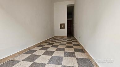 Locale Commerciale Pressi Oreto/Stazione