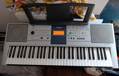 tastiera yamaha psr e 323