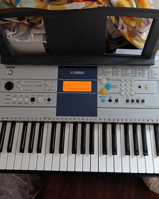tastiera yamaha psr e 323