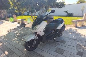 Scooter xmax 250