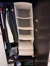 scaffale ikea in tessuto bianco  .