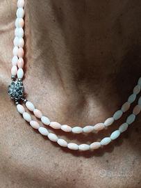 collana con coralli rosa
