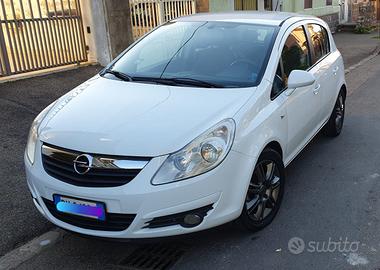 Opel corsa D Cosmo 1.7