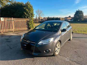 Ford Focus 1.0 ecoboost adatta neopatentati