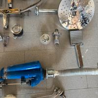 Rubinetti + varie per bagno
