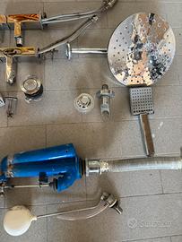 Rubinetti + varie per bagno