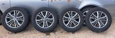 Cerchi in lega con gomme R17 Hyundai ix35 