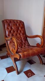 Poltrona vantaggi in legno e pelle elegante solida
