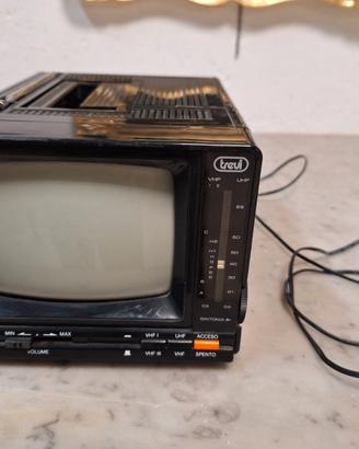 Televisore portatile vintage TREVI HV 950