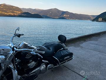 Harley road king Classic