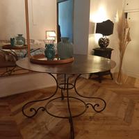 Tavolo rotondo artigianale in ferro