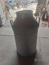 bidone del latte in aluminio