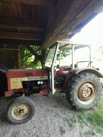 Trattore CASE INTERNATIONAL 383