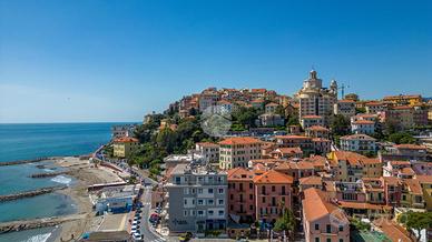 2 LOCALI A IMPERIA