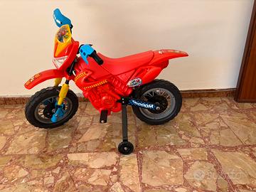 Moto batteria con rotelle