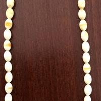 Collana di avorio chiusura in oro bianco