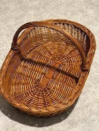 Cesto in vimini con manico