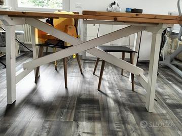 Tavolo legno  e sedie