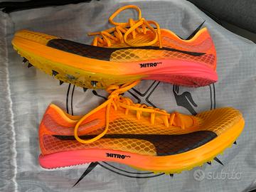 Scarpe chiodate da gara in pista