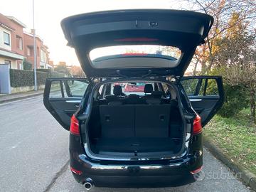 BMW218i 7posti