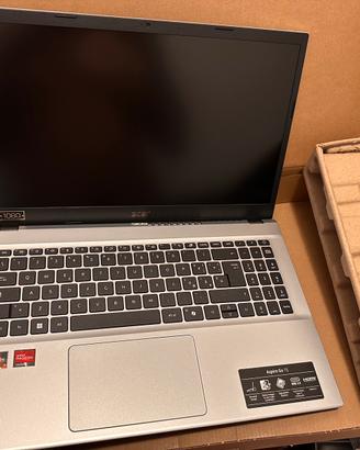 Acer Aspire Go 15 Ryzen 7 / 16 GB RAM / SSD 512 GB