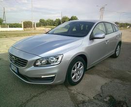 VOLVO V60 D2 1.6 Momentum