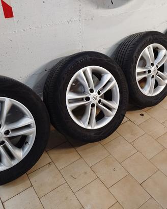 Gomme 215/60/17 + cerchi in lega