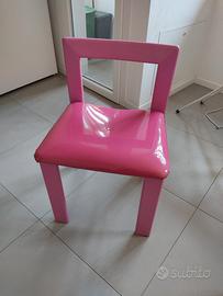 sedia colore rosa