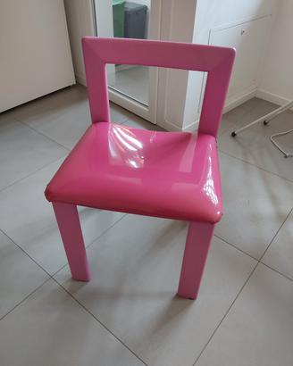 sedia colore rosa