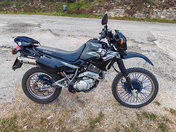 YAMAHA XT 600