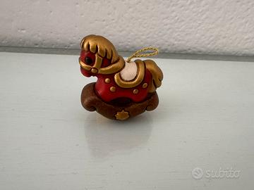 Thun cavallino a dondolo rosso presepe caminetto