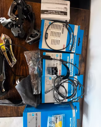 Gruppo Shimano Ultegra Di2 R8050 11v