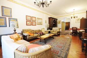 4 LOCALI A PRATO