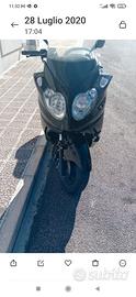 Moto 300