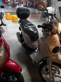 Aprilia scarabeo 200